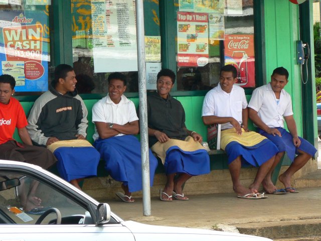 57- Arret de bus a Neiafu 